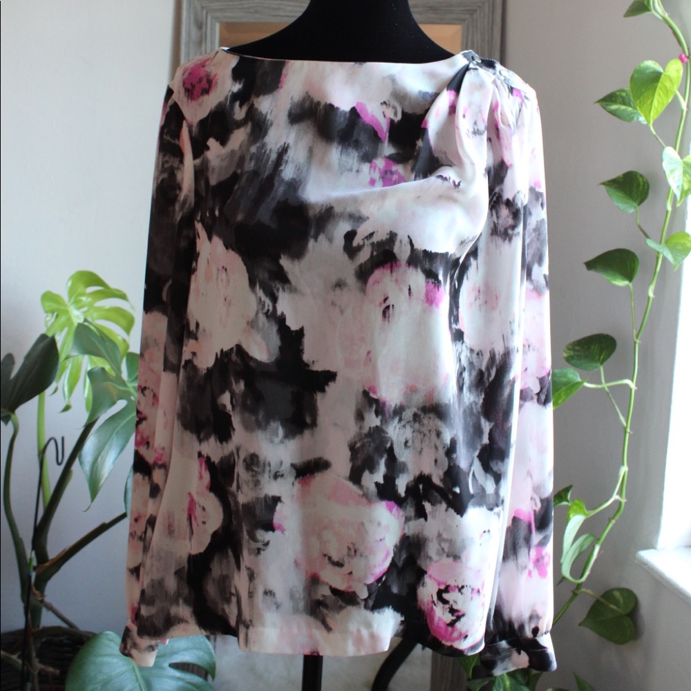 Liz Claiborne blouse. Long sleeve.